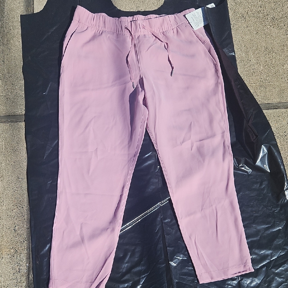 Lululemon NWT Pink Drawstring Pants